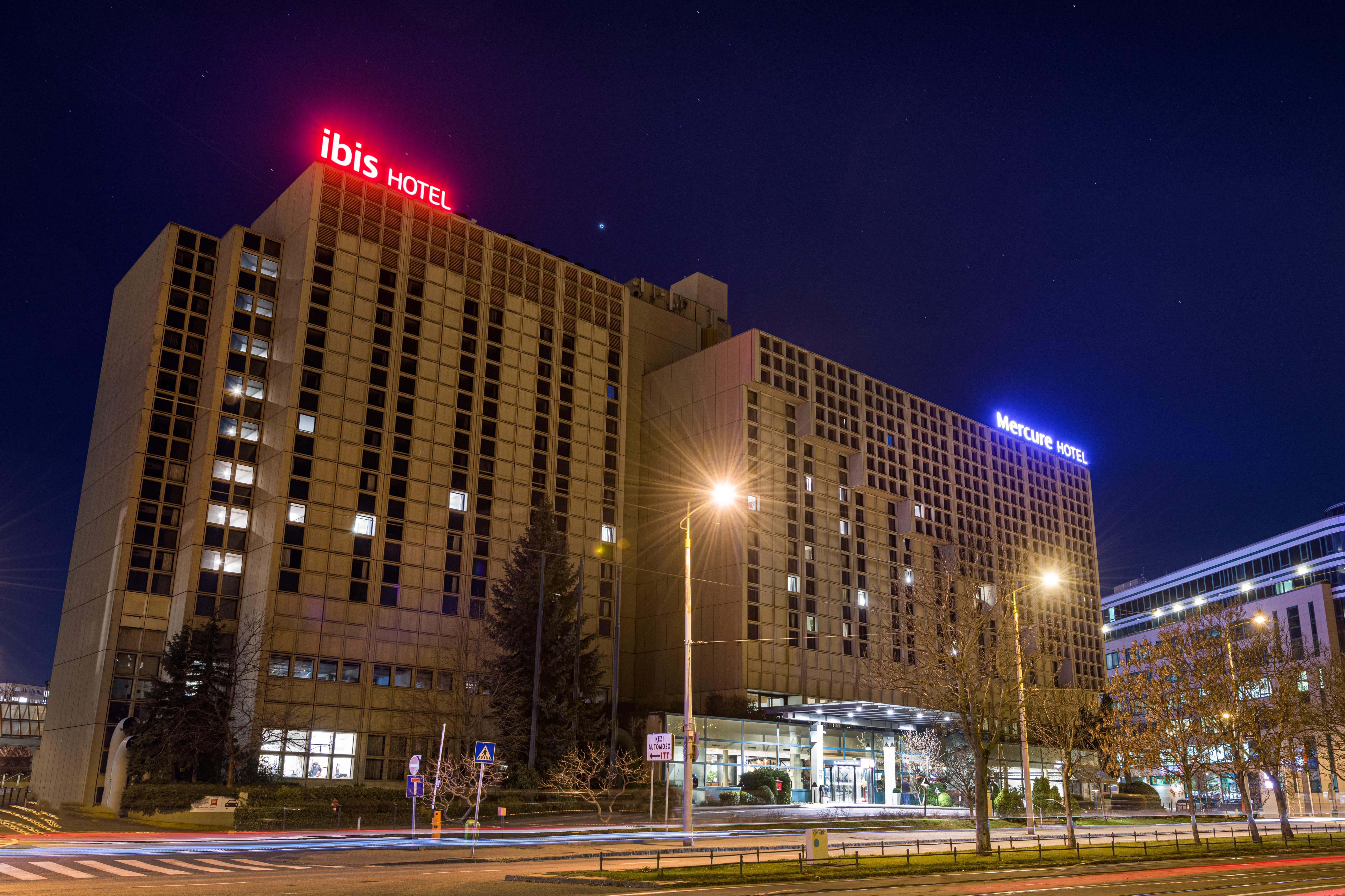 Ibis Budapest Castle Hill Hotel Exterior photo